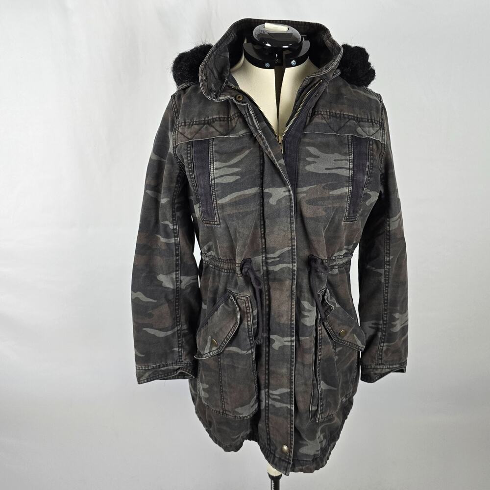 American Eagle Jacket Women's M Gray Camo Heavyweight Full Zip and Snap Hooded